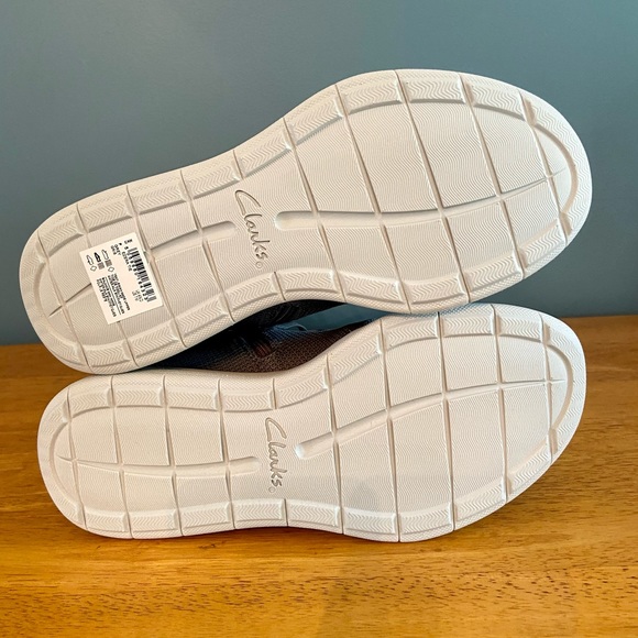 CLOUDSTEPPERS by Clarks
Washable Knit Boots - Ezera
Tie / Women’s size 7 - Picture 3 of 12